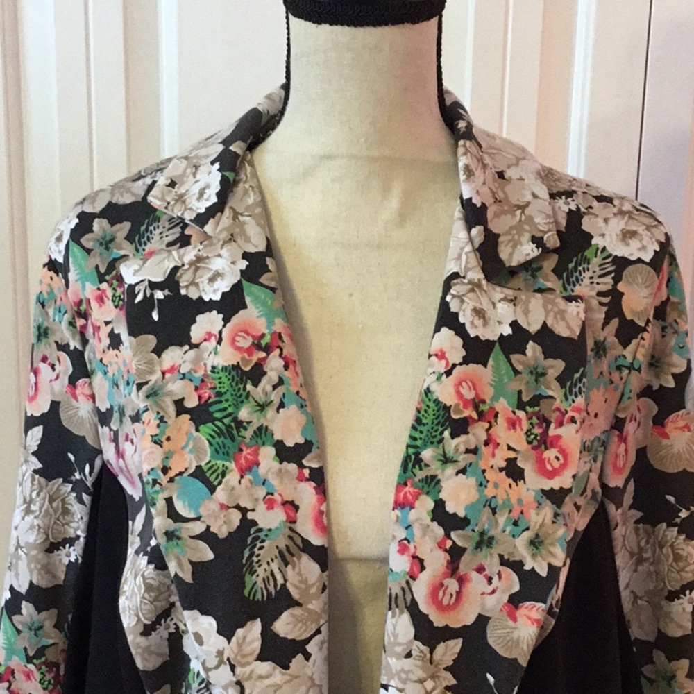 Floral Jacket - Picture 2 of 6